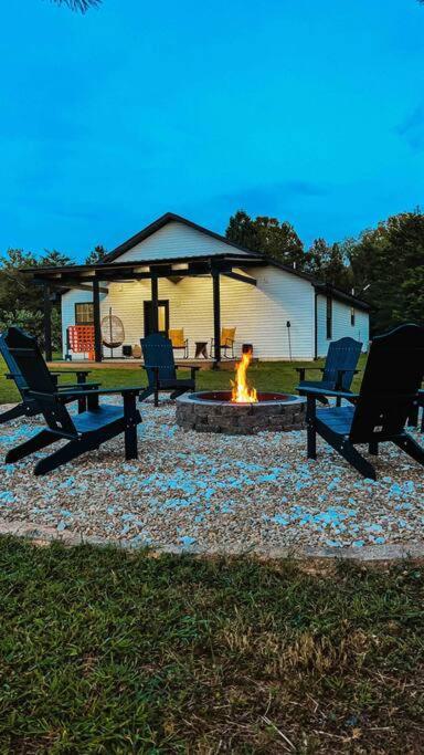 Southern Charm 3Br Fire Pit Pool Table 7Beds セバービル エクステリア 写真